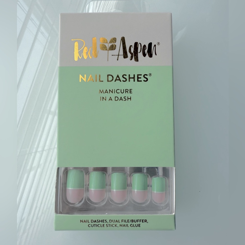 NWT Red Aspen Nail Dashes Medium Square - Walk and Talk, Trudy - Mint Green Pink